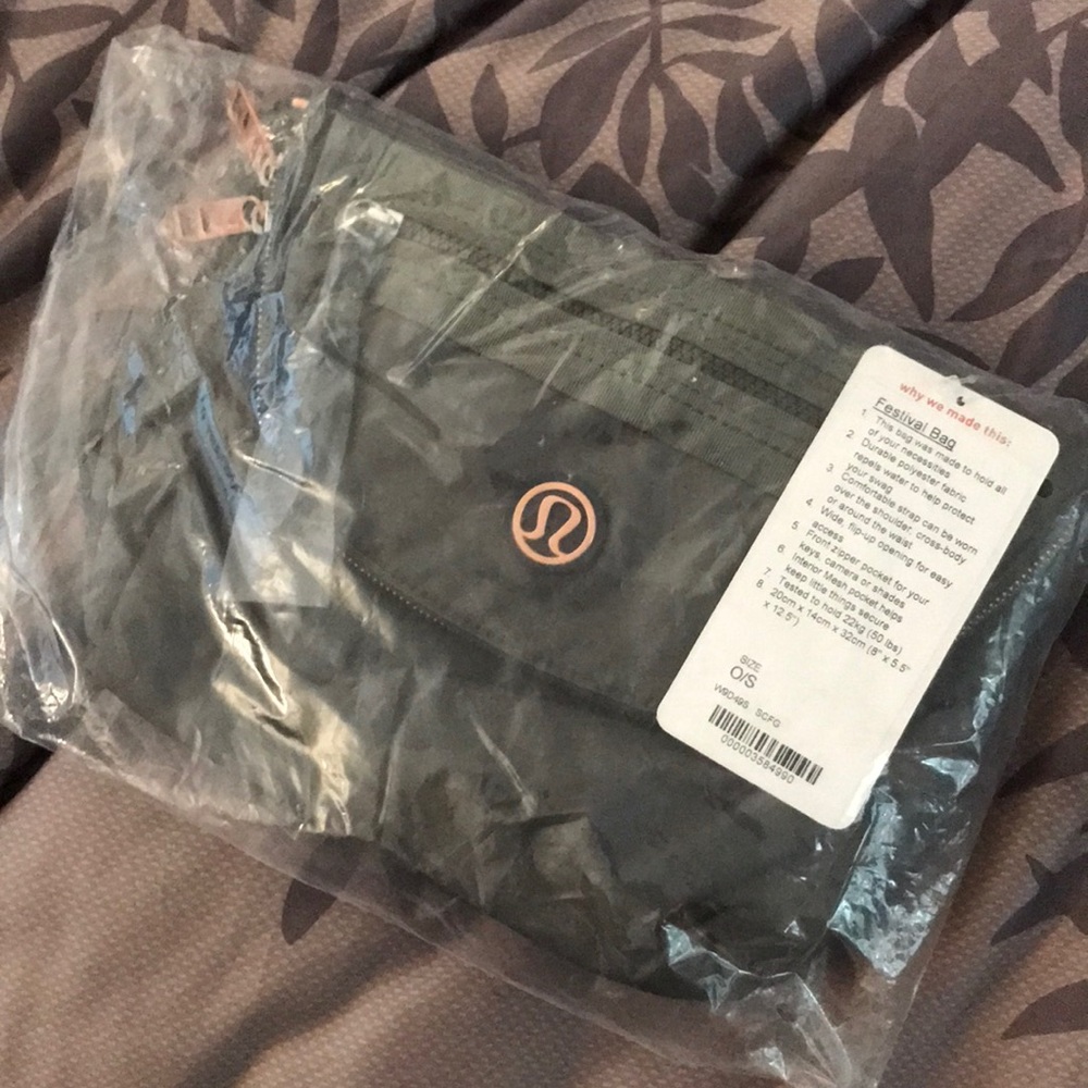 SOLD Lululemon RARE Camo Festival Bag! NWT